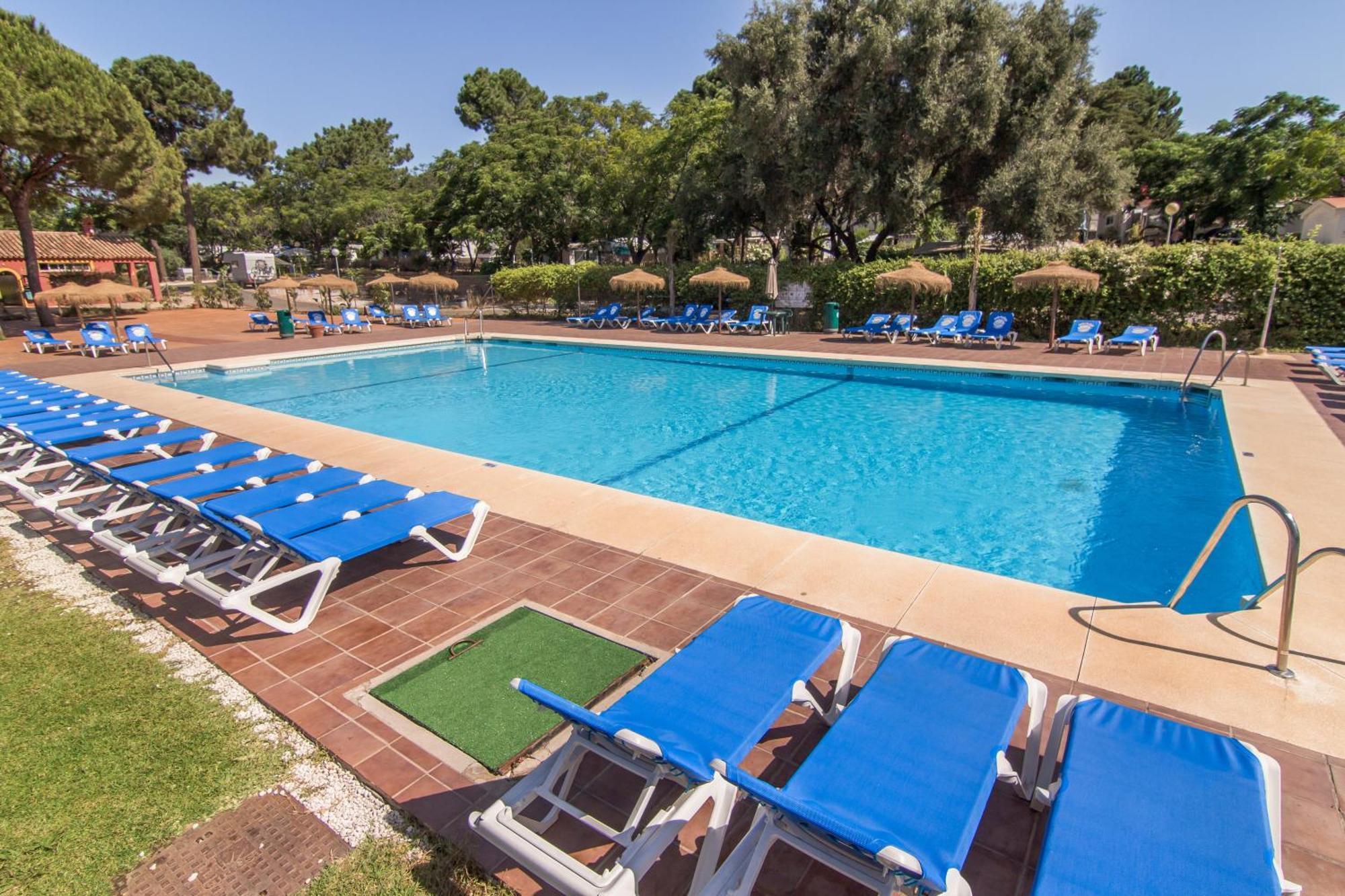 Complejo Turistico & Camping Cabopino Марбелья Экстерьер фото
